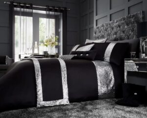 Glamorous Duvet Cover and Pillowcase Set - Black