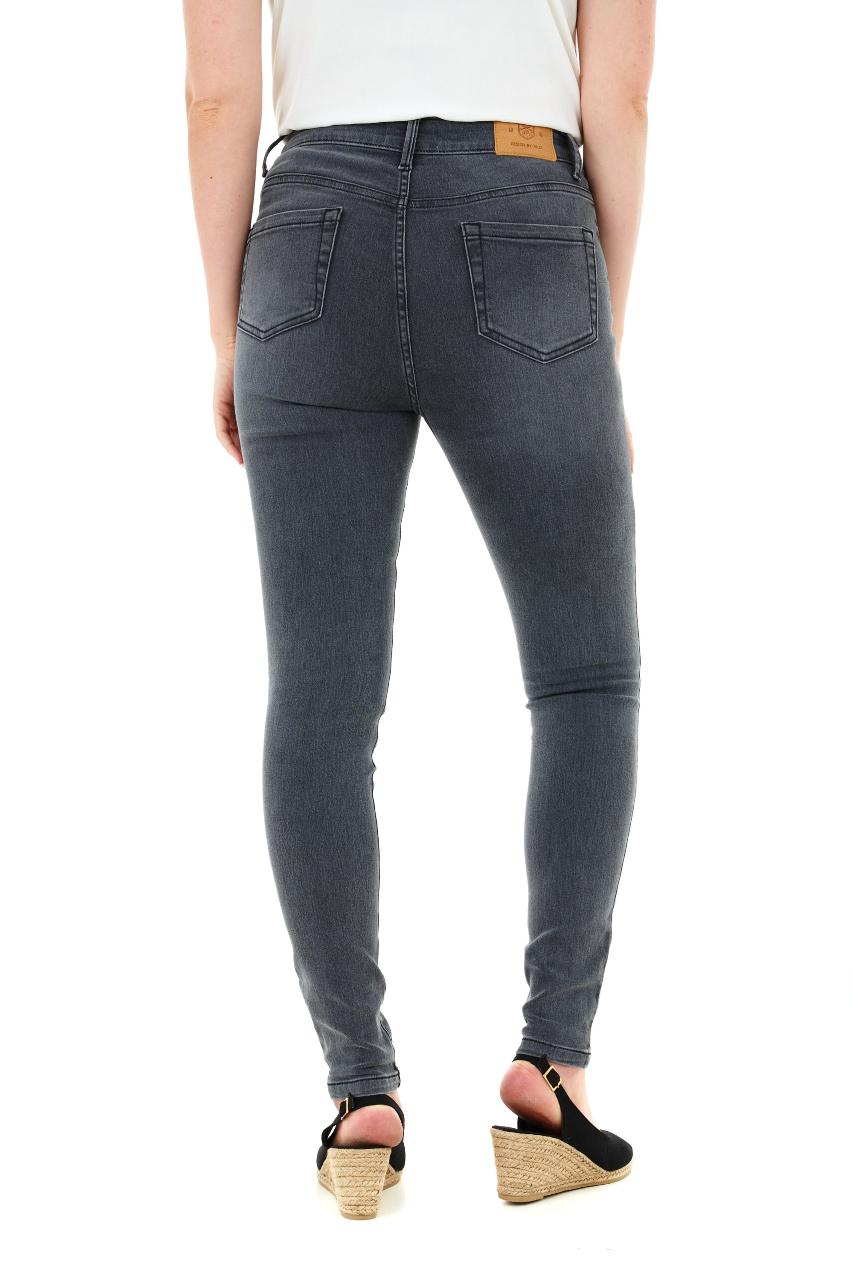 Saddaqat_1728DLTRS297_GREY _008