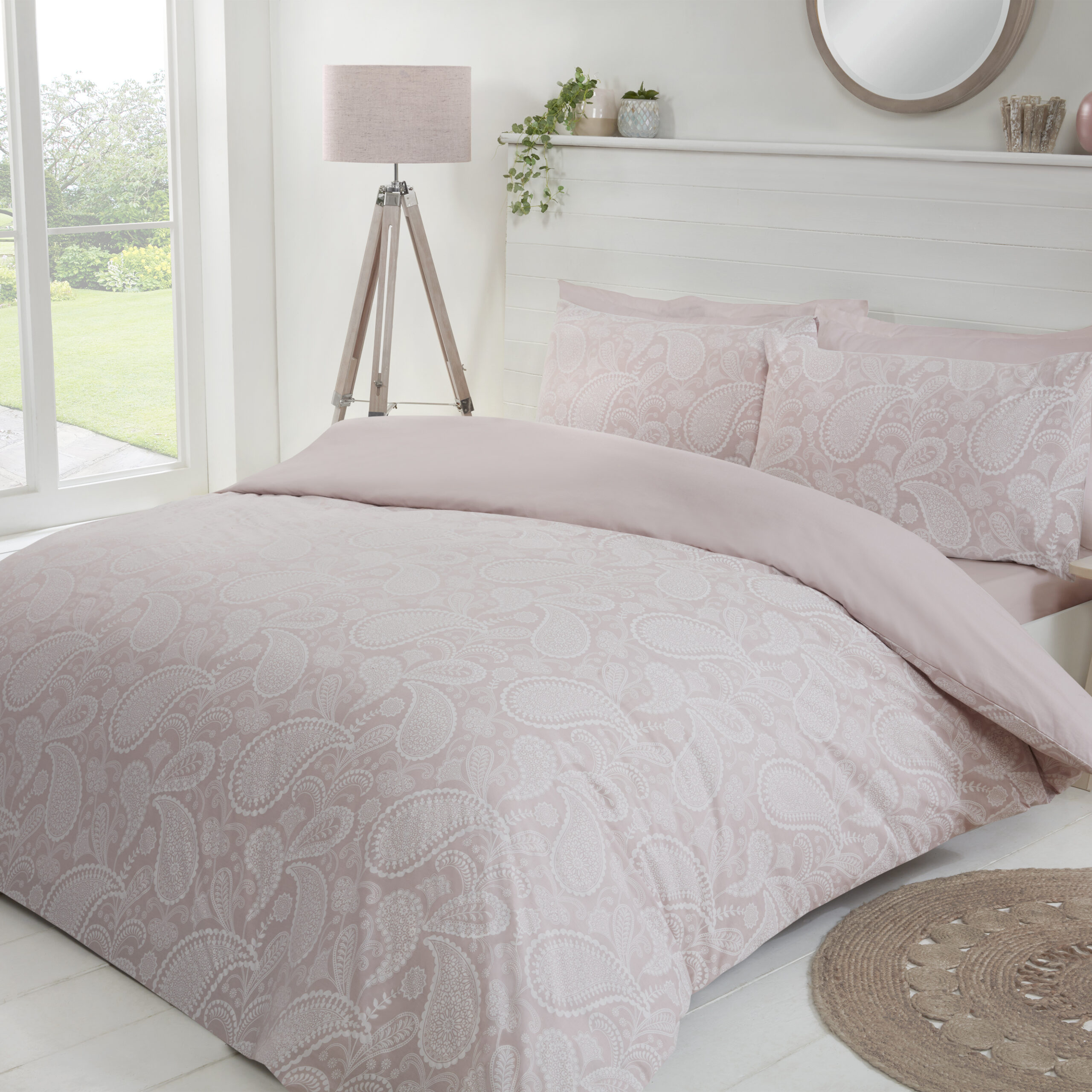 SADA - Paisley White Paste Blush WEB Paisley Paste Duvet Cover With Pillowcases - Blush Pink