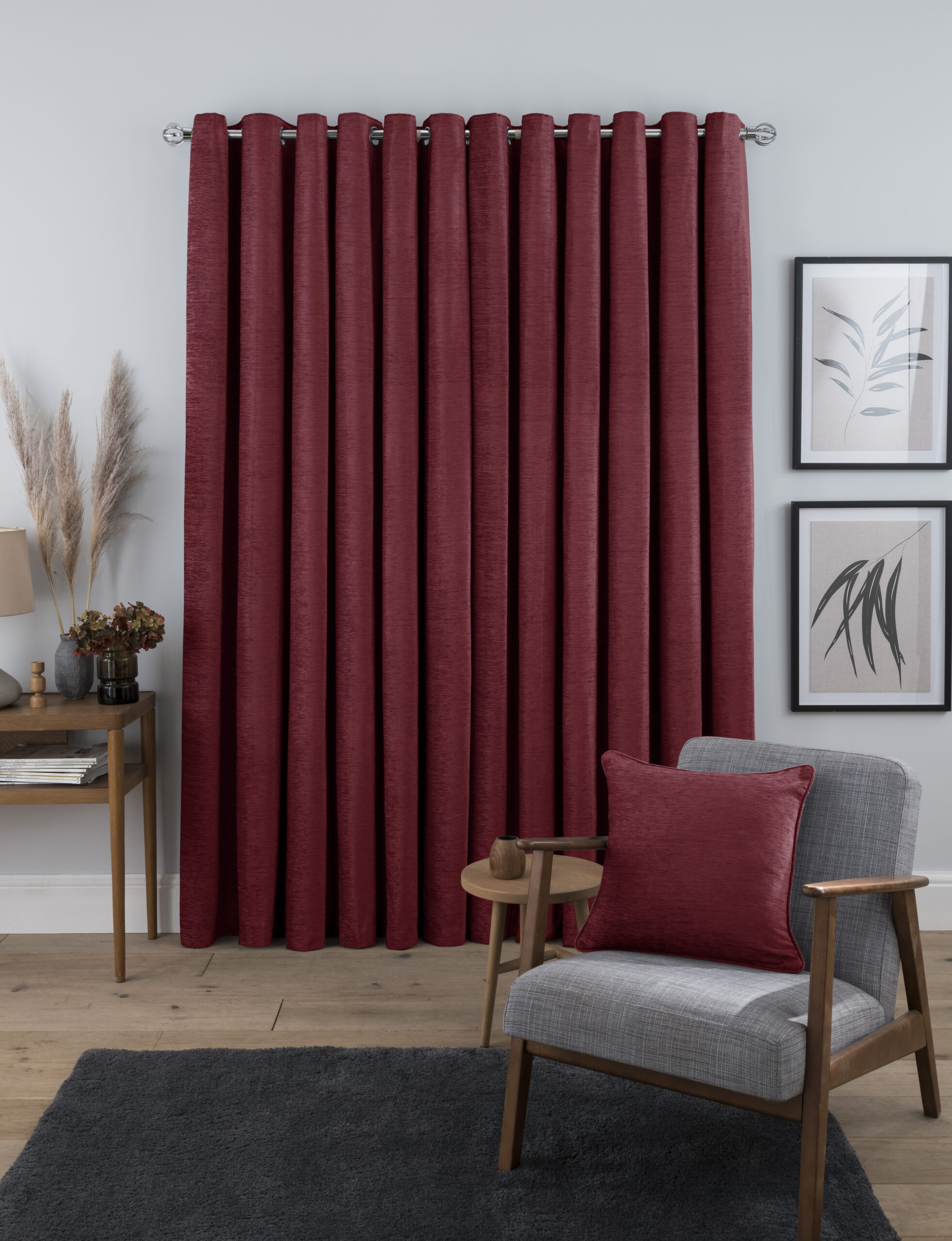 Chenille_Curtain_Red_closed