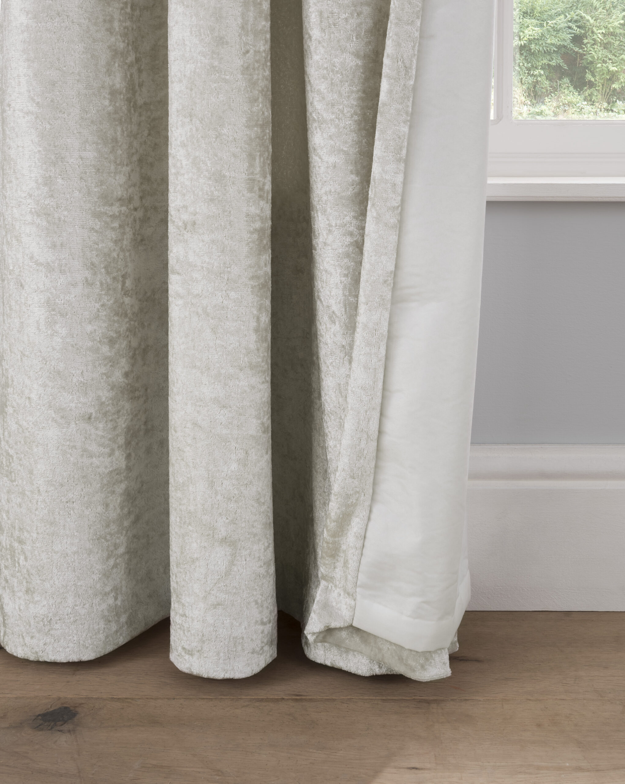 Crushed_Velvet_Ivory_Curtain_Liner