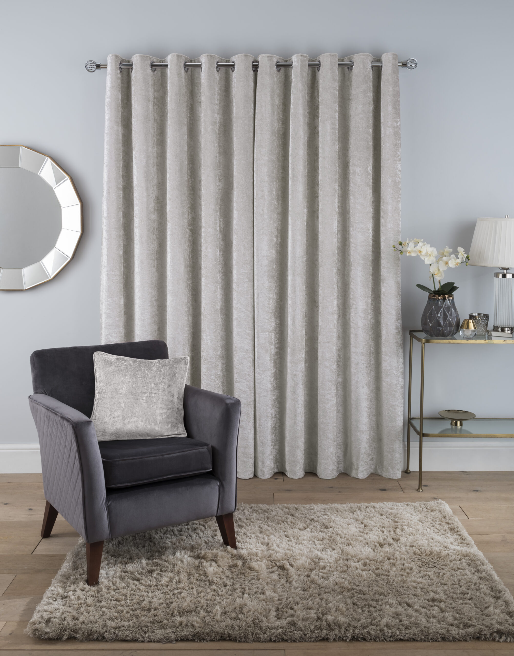 Crushed_Velvet_Ivory_Curtain_closed