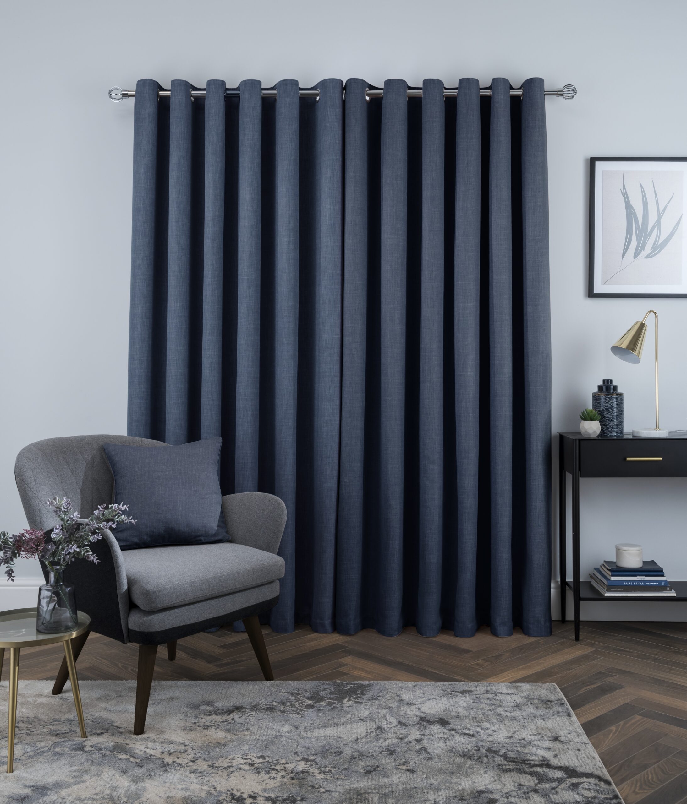 Navy_curtain_closed1