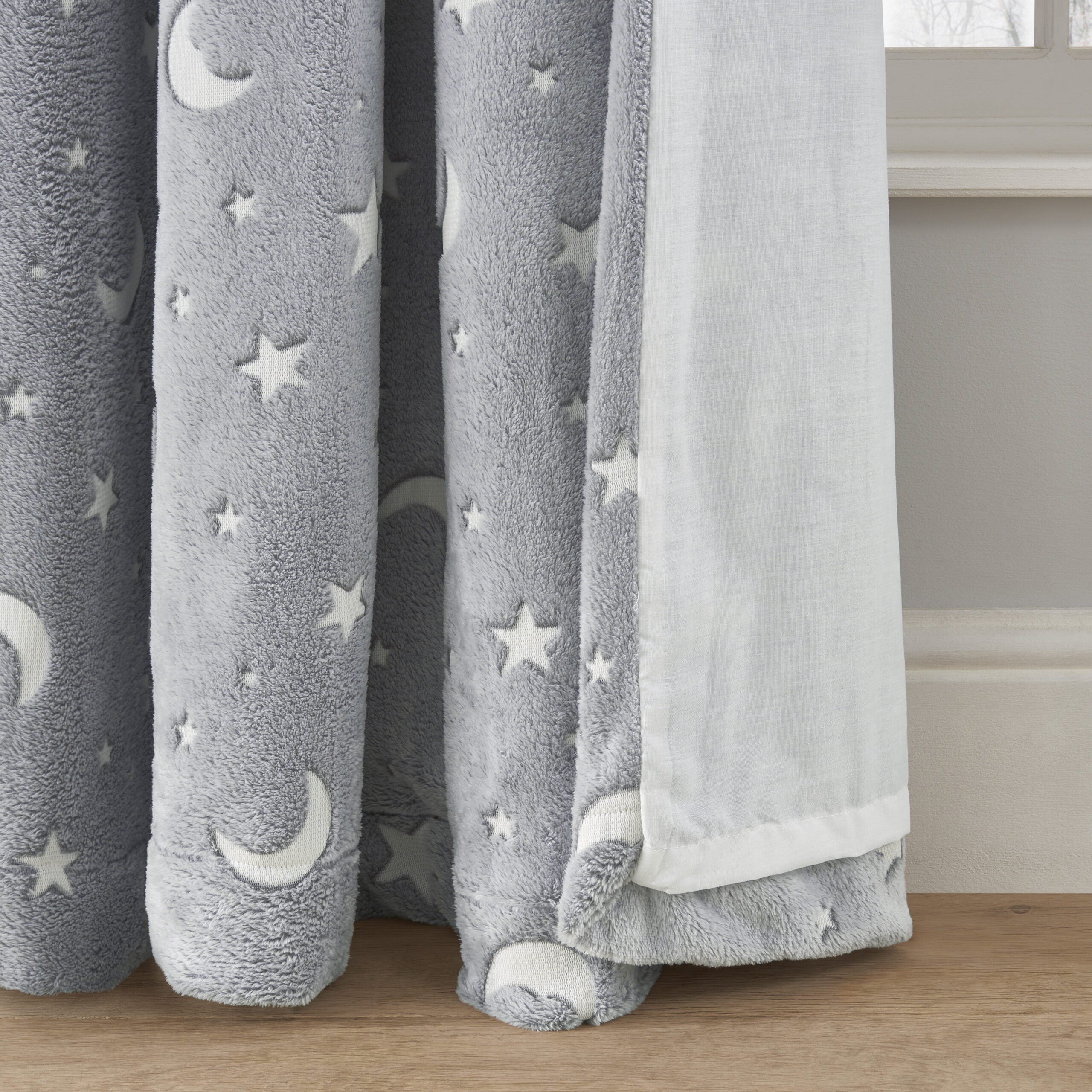 Teddy_fleece_curtains_star_moon_liner