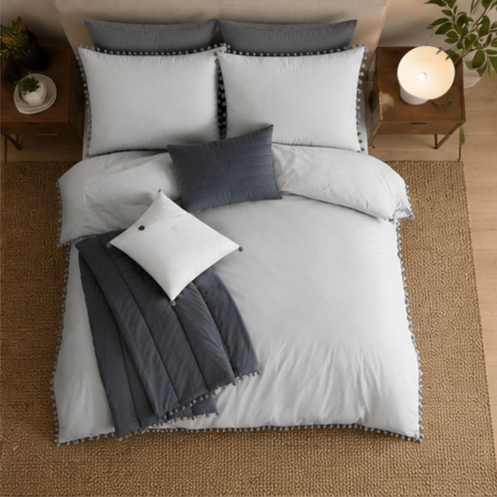 Pom Pom Grey 2
