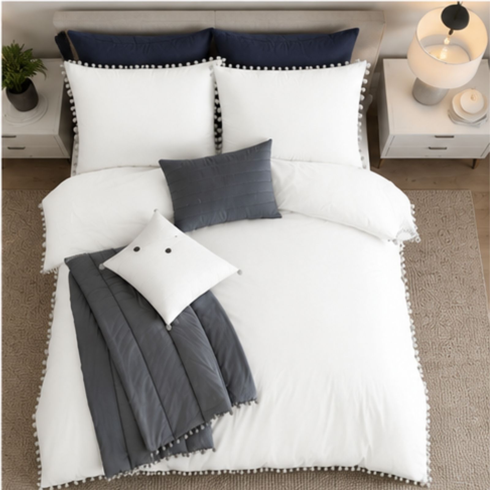 Pom Pom White 3